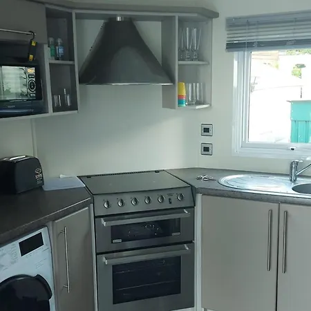 Lodge - Sleeps 6 With Pool Access-3