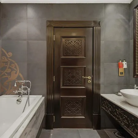 Zabeel Saray Royal Residences Lagoon Villa-3
