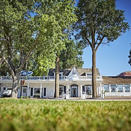 Parry Lodge-3