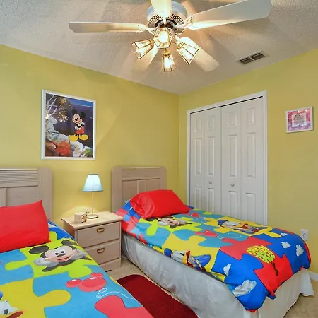 Mickey'S Lake Villa-3