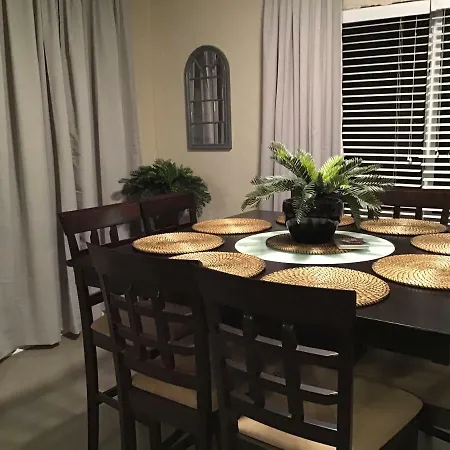 Modern 3/1 House Close To Beaches And Midtown-2