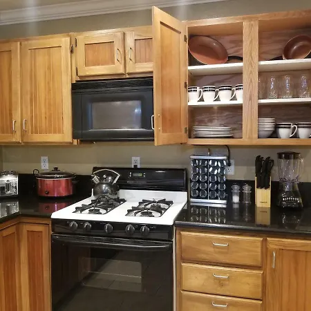 Close To Strip, Very Private, Gated, Huge Floorplan, Wifi, Washer&Dryer-2