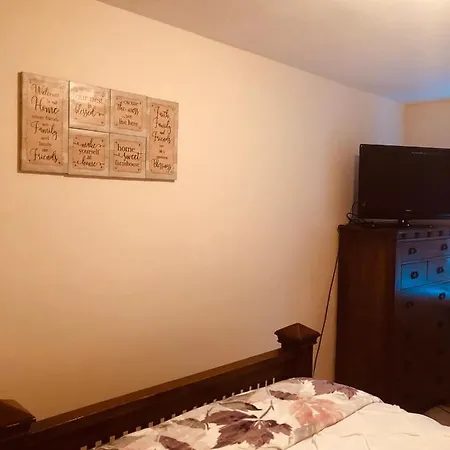 Town House In Canarsie-2