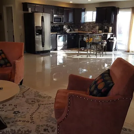 Beautiful 3 Bed/2 Bath Cozy Get Away Home-3