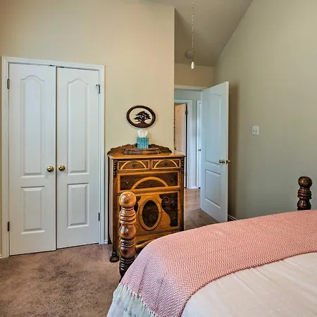 2 Furnished Decks & Lake Views: Austin Escape-3