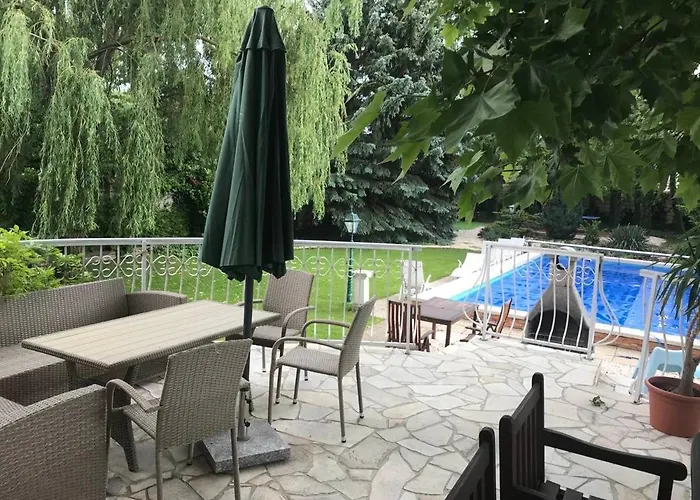 Mercedes Garden