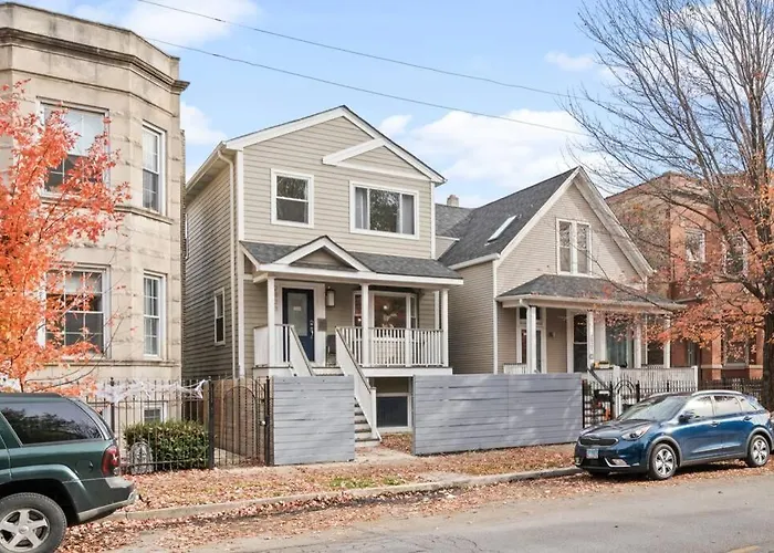 Luxe 6Br House Trendy Logan Square Garage Access