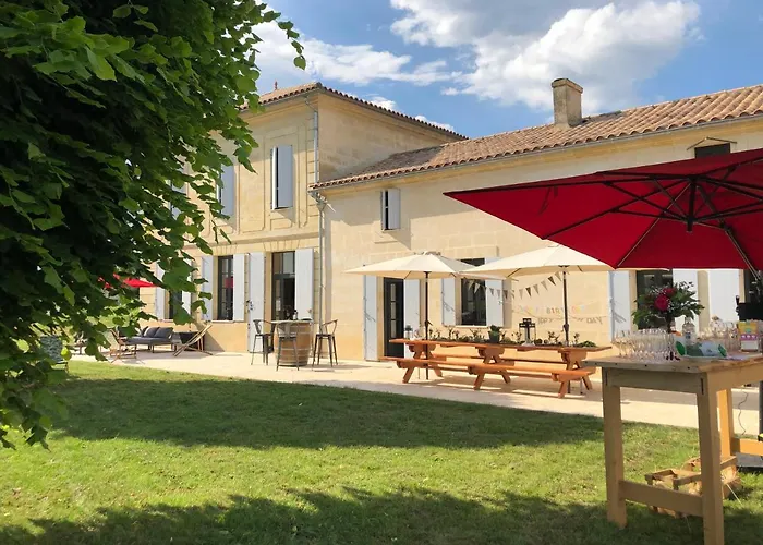 Pension de Famille Du Château Le Conte Au Coeur Du Vignoble De Saint Emilion
