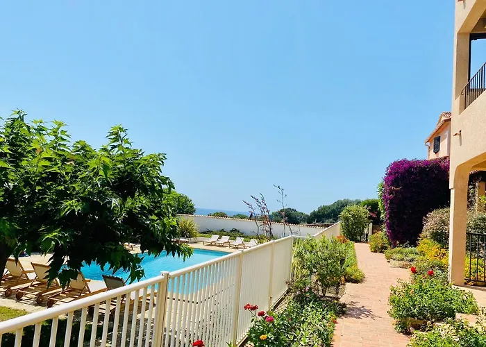 Résidence Marie Diane - Appart Coté Piscine F