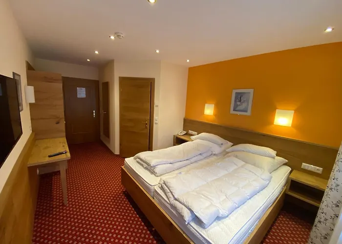 Ping Pong hotel: Hotel-Pension Strolz
