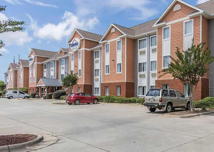 Golf hotel: Suburban Extended Stay Hotel Naval Base Area