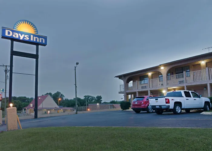 Family Hotel: Days Inn By Wyndham Downtown-Nashville West Trinity Lane