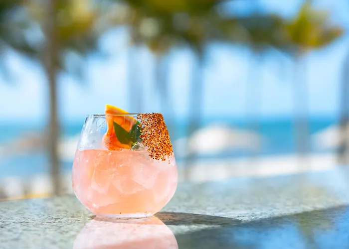 Luxury hotel only: Garza Blanca Resort & Spa Cancun