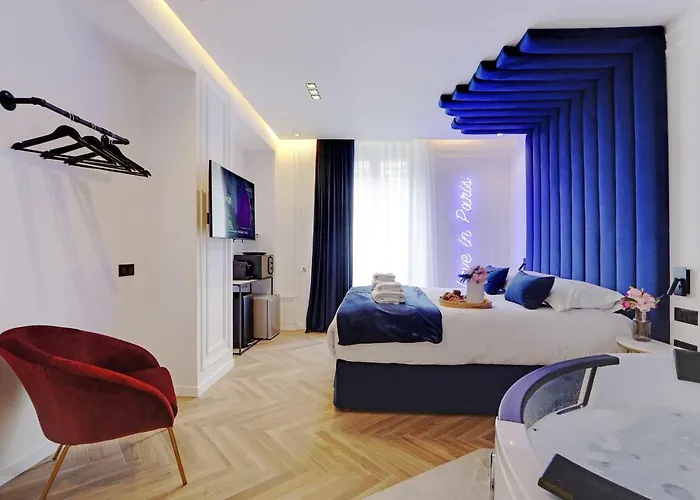 Couples Getaway Unit With Jacuzzi - City Center