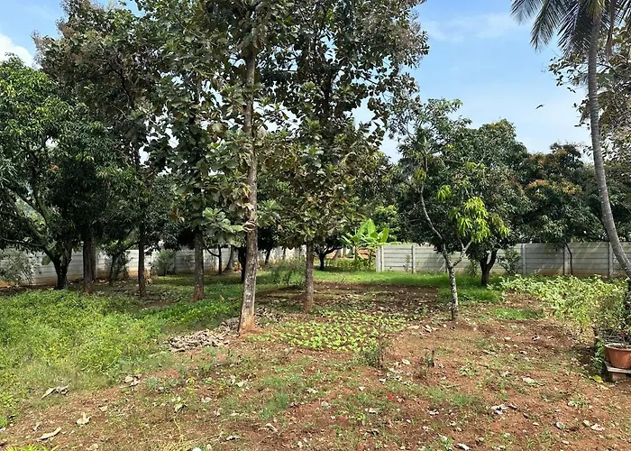 Villa: Rustic Village Farmhouse