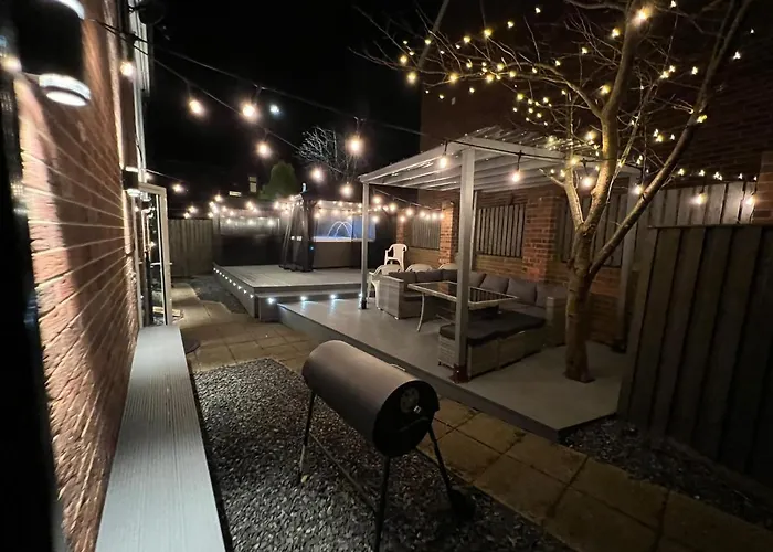 Numero Uno Detached Aparthouse 7 Bedroom Hot Tub Wifi Parking Contractors And Group Friendly