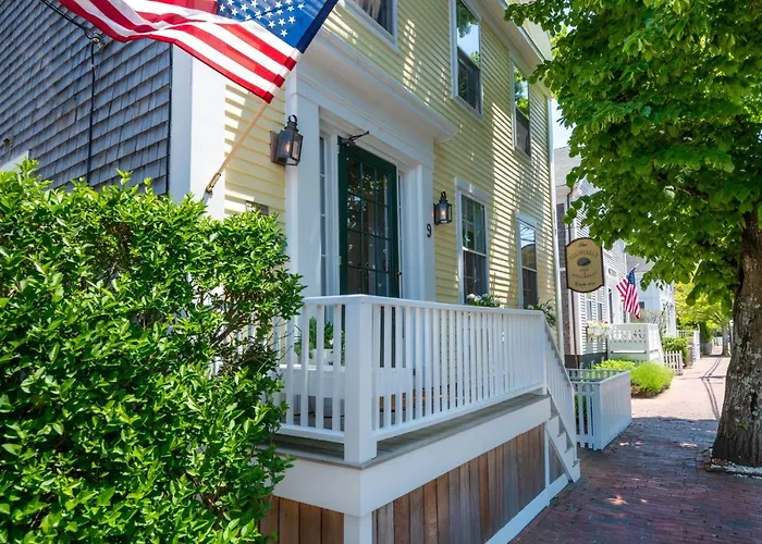 Resorts Guide Nantucket Periwinkle