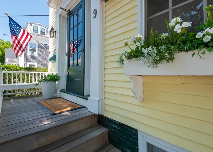 Resorts Guide Nantucket Periwinkle