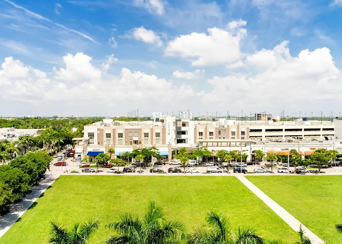 Hotels with pool Hyde Suites Midtown Miami