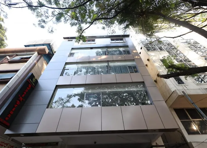 Hotel: Royal N Deluxe