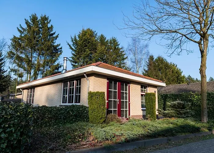 Ruim Met Mooie Tuin Op De Veluwe