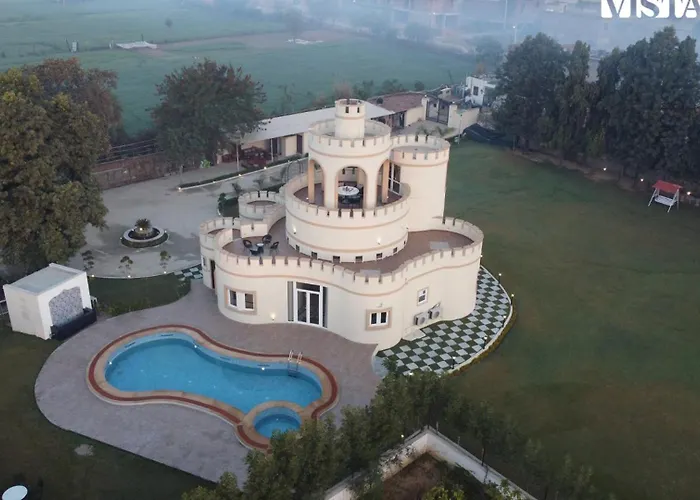 Stayvista'S Mystic Castle With Terrace, Swimming Pool, Lawn With Gazebo