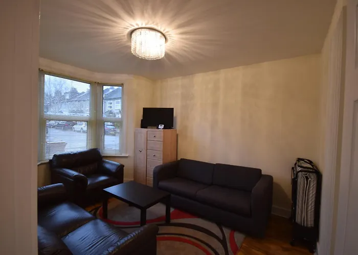 Four Bedroom House Chandos Road