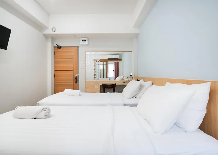 Guests house Manee Cool Mueang