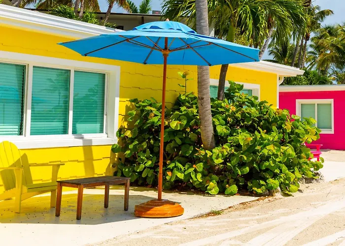 Pet Friendly hotel: La Siesta Resort & Villas