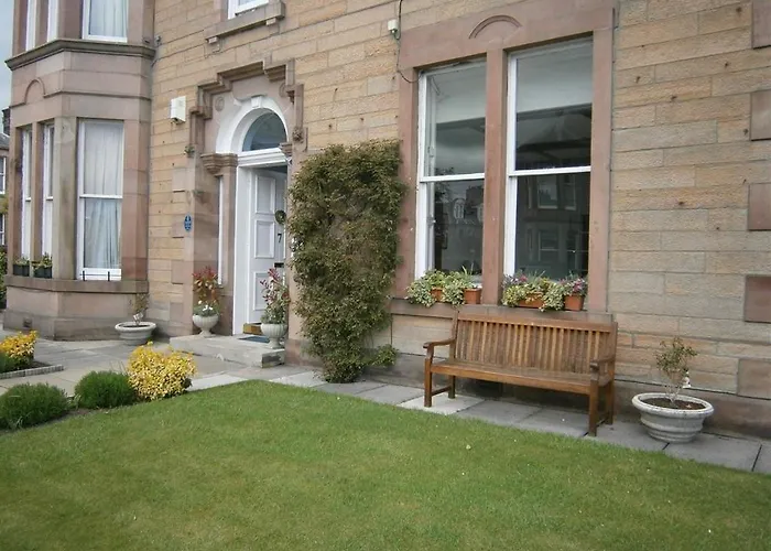 Guest house: Dorstan House