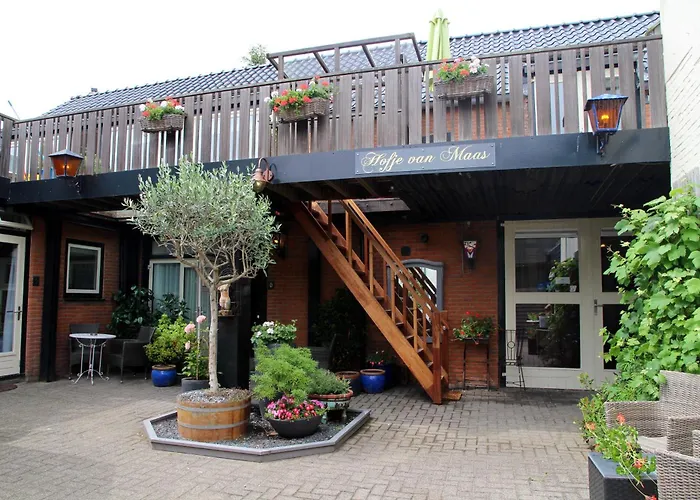 Gastenverblijf: Hofje van Maas