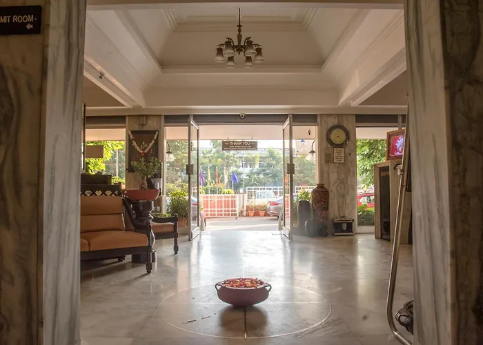 Hotel with view: Hotel Ayodhya