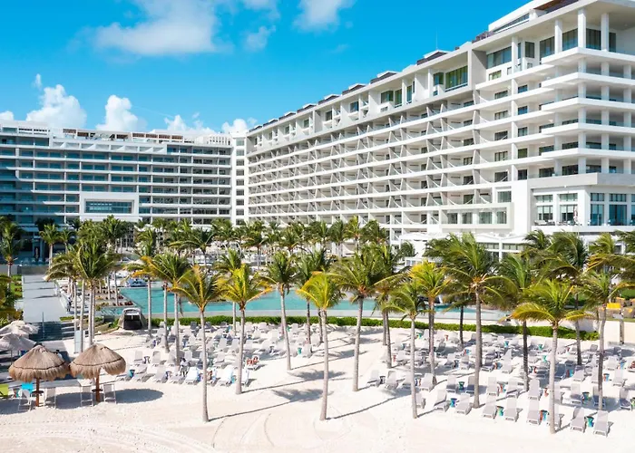 Luxury hotel only: Garza Blanca Resort & Spa Cancun