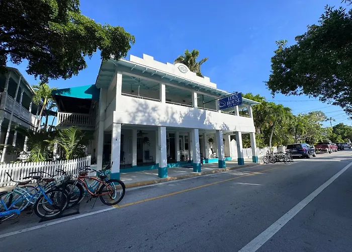 Beach hotel: Eden House