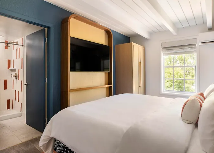3 star hotels Three Waters And Marina, Islamorada, A Tribute Portfolio