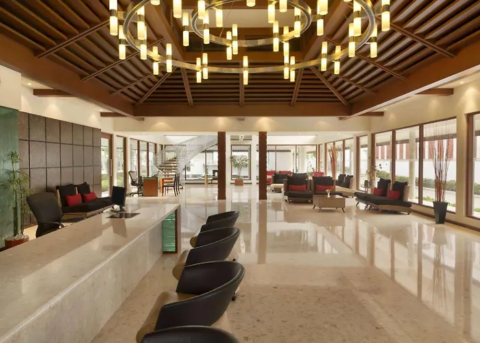 Hotel with pool: Ramada Resort By Wyndham Kochi