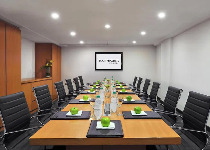 Luxury hotel only: Four Points By Sheraton Hotel And Serviced Apartments Pune