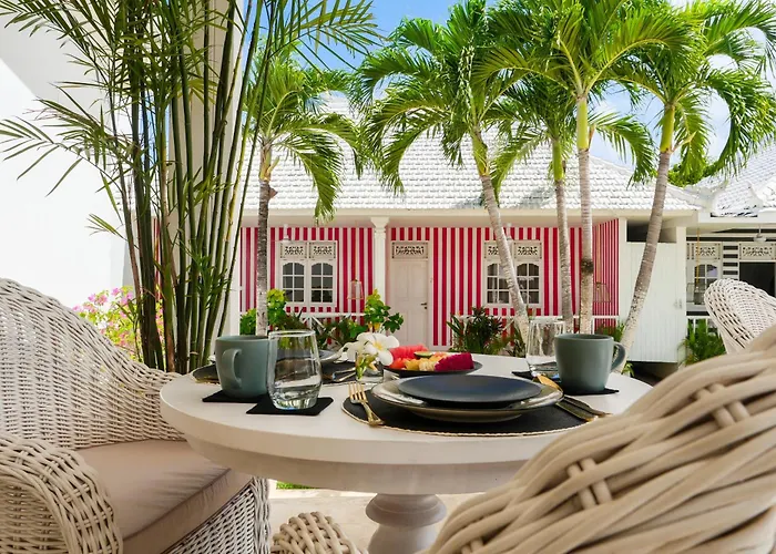 Hotel with view: Ria Uluwatu, Tropical Chic Hotel