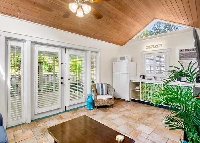 Beach hotel: Eden House