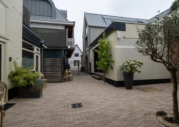 Gastenverblijf: Hofje van Maas