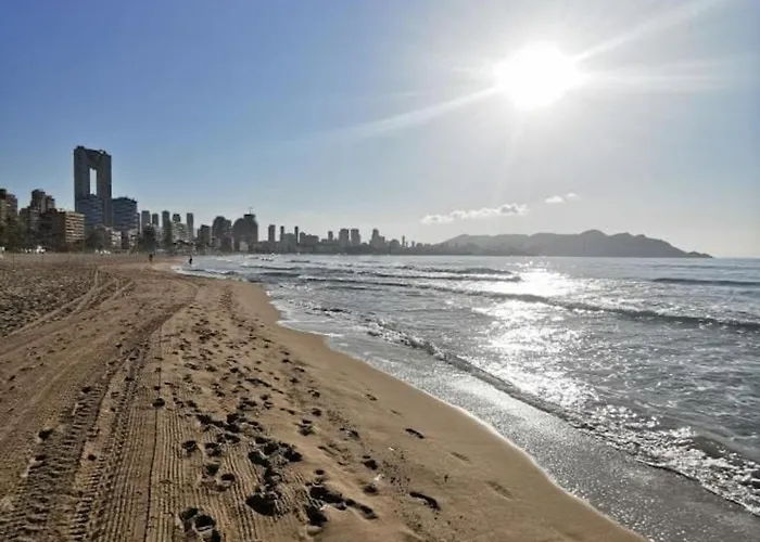 Apartamento Loft con terreno privado y parking compartido - a 800m de Playa Poniente