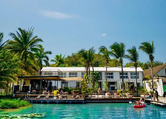 Strandhotel: The Yak Lake House - Hostal Bacalar