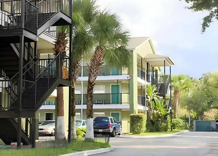 Motels Sunstyle Suites