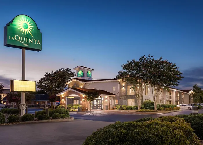 Cheap hotel: La Quinta Inn By Wyndham Huntsville Research Park