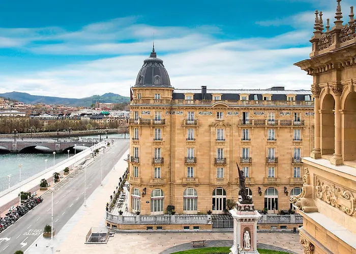  Maria Cristina, A Luxury Collection , San Sebastian