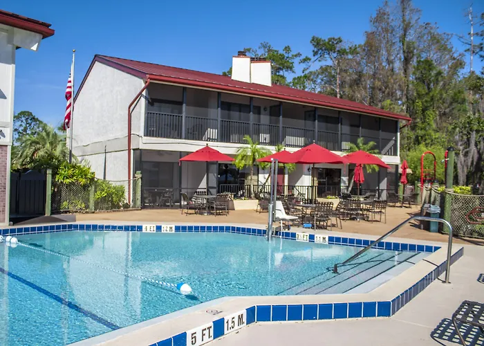 Hotels with pool Bryan'S Spanish Cove