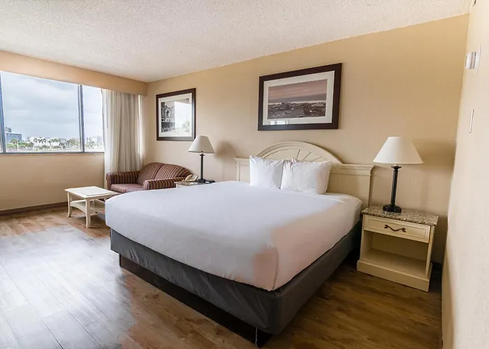 Golf hotels Emerald Beach Corpus Christi