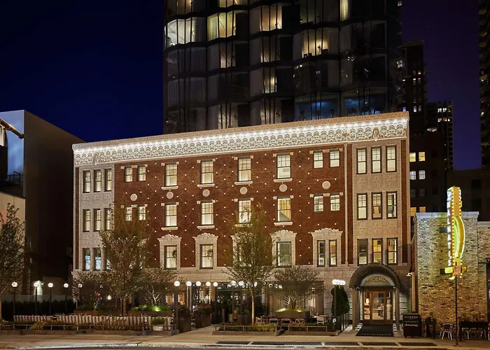 Pet Friendly hotel: Viceroy Chicago