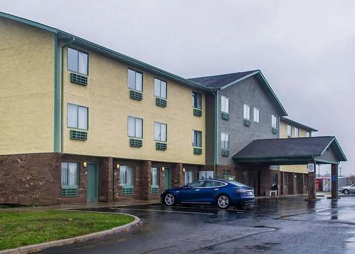 Pet Friendly hotel: Quality Inn Streetsboro - Kent