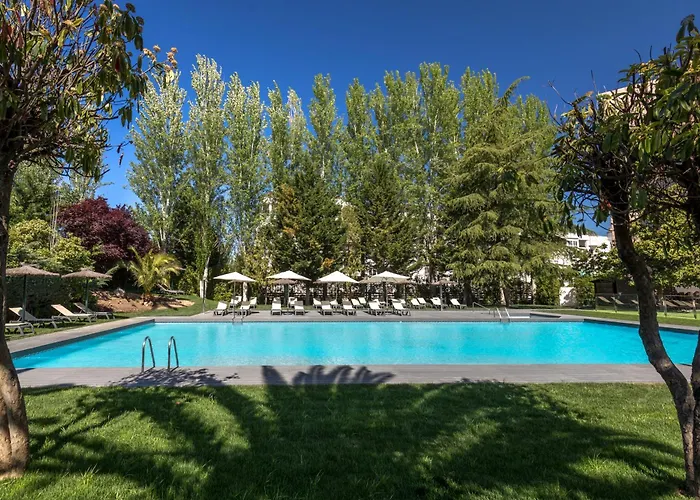 Hotel de 4 estrellas: Barceló Cáceres V Centenario